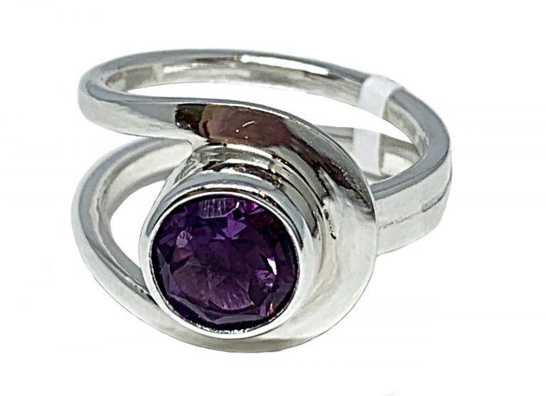 Sterling silver and 2.5 ct amethyst ring by A&R Jewellery | Effusion Art Gallery + Cast Glass Studio, Invermere BC