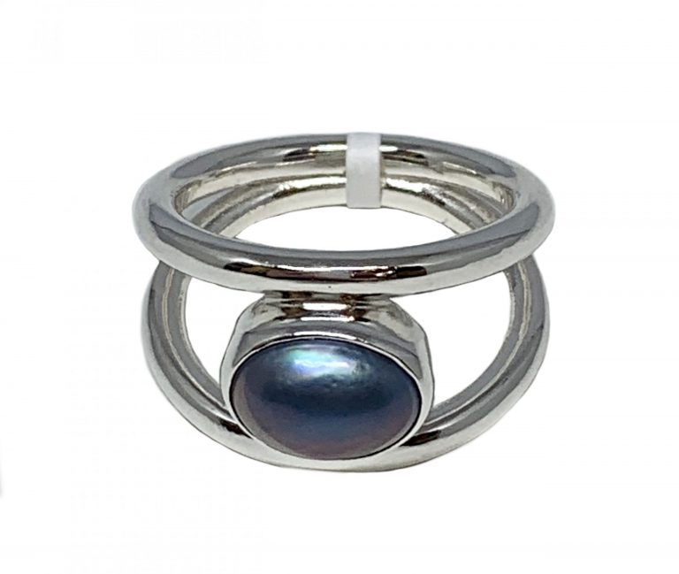 Sterling silver and 1.5 ct Tahitian pearl ring by A&R Jewellery | Effusion Art Gallery + Cast Glass Studio, Invermere BC